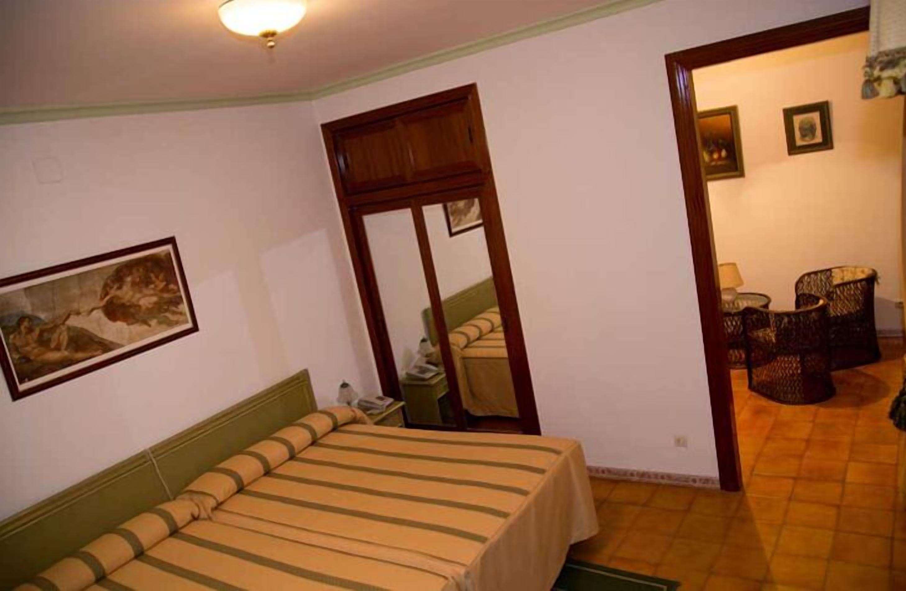 suite | 1 bedroom, free wifi, bed sheets