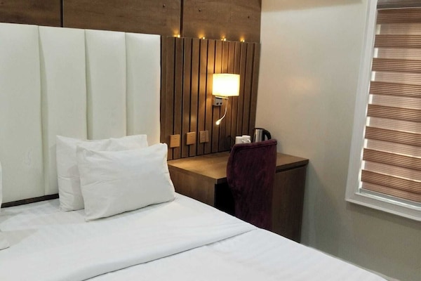 Superior Room | 1 bedroom, in-room safe, desk, laptop workspace