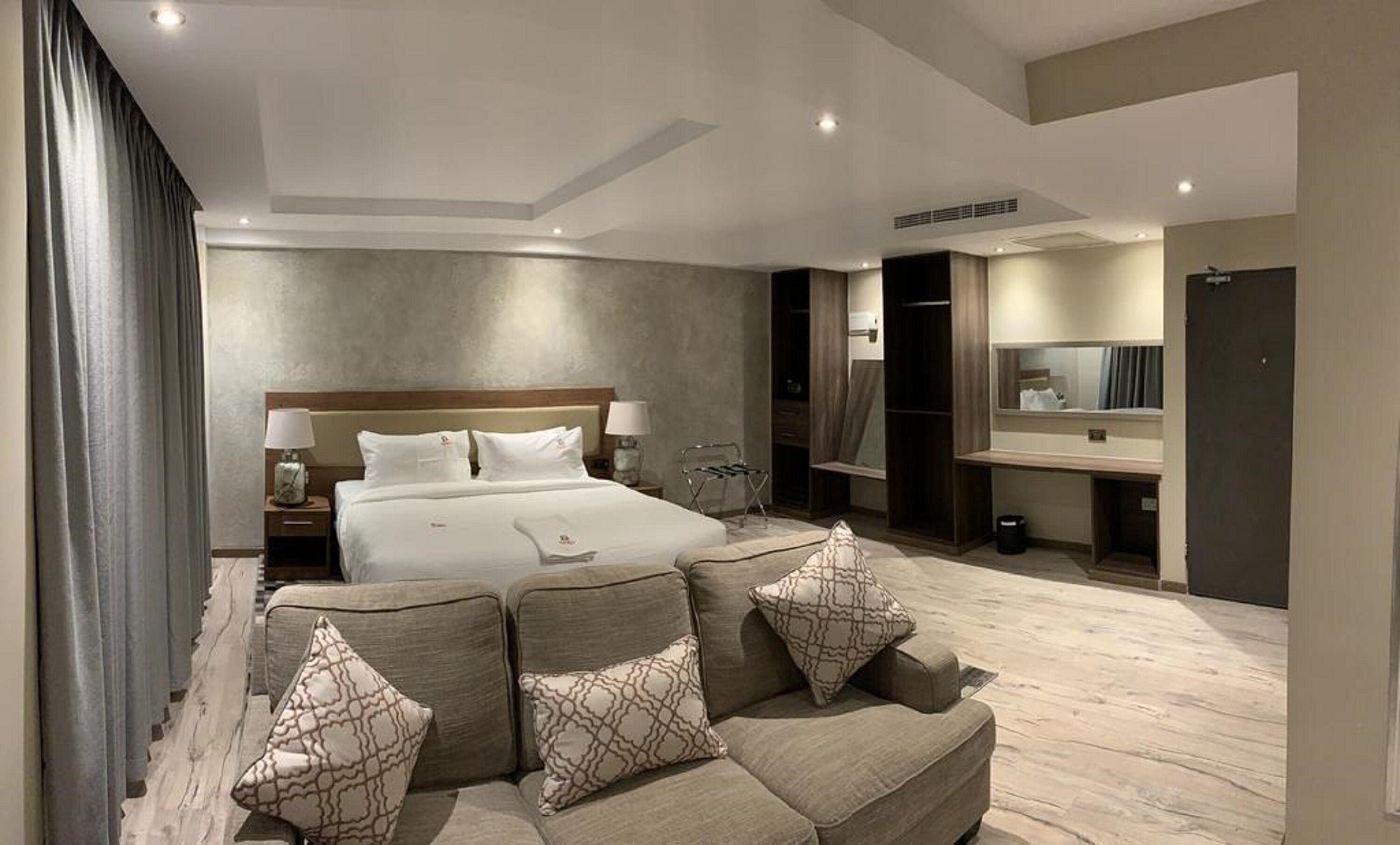 In-room safe, individually furnished, desk, laptop workspace