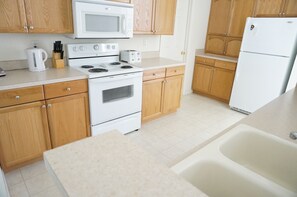 Fridge, oven, stovetop - gulf coast haven !!! (Spring Hill)