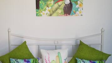 Egyptian cotton sheets, premium bedding, minibar, desk