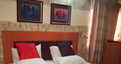 Jerry Cedarwood Guest House