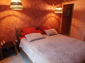 3 chambres, fer et planche Ă repasser, Wi-Fi, draps fournis