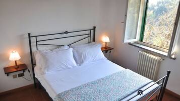 2 Schlafzimmer, Reisekinderbett, kostenloses WLAN, Bettwäsche