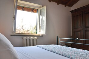 2 Schlafzimmer, Reisekinderbett, kostenloses WLAN, Bettwäsche