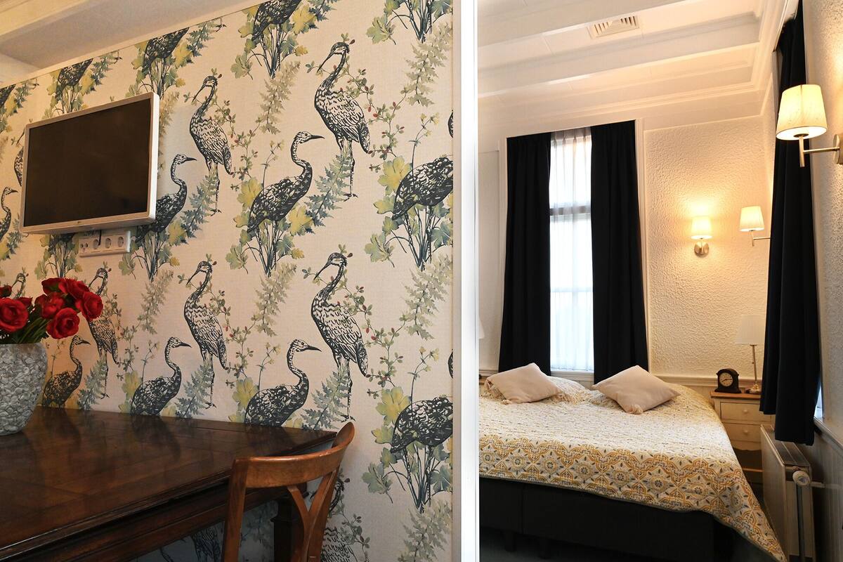 Apartment | Free WiFi, bed sheets