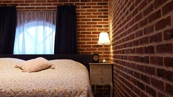 Standard Double Room | Free WiFi, bed sheets