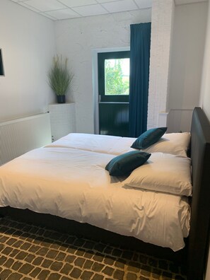 Habitación doble económica | Wifi gratis y ropa de cama