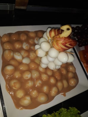 Lunch and dinner served  - Hotel Royal (Salinas)