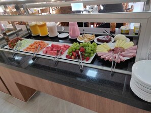 Petit déjeuner buffet compris tous les jours