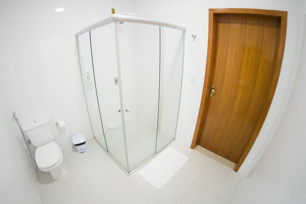 free toiletries, towels