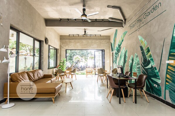 Reception - Thien Phu Garden Hotel (Hanoi)