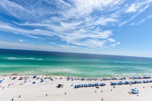 Amazing 4BR/4BA 2 story penthouse at Edgewater Tower 2!