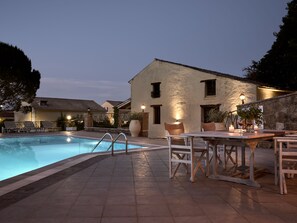 Front of property - Razis Apartments (Zakynthos)