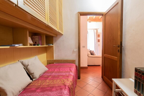 3 chambres, fer et planche à repasser, Wi-Fi, draps fournis