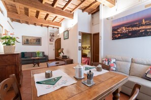 Dining - Delightful apartment for 5 people with terrace and exposed beams (FIrenze)