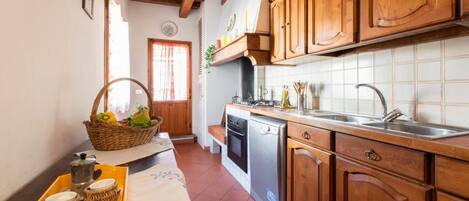 Refrigerador, horno, placa de cocina, lavavajillas