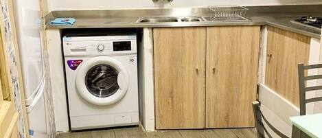 Fridge, microwave, stovetop