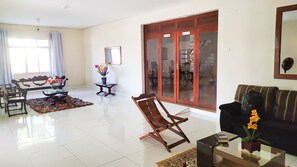 TV - Serpa Hotel (Itacoatiara)