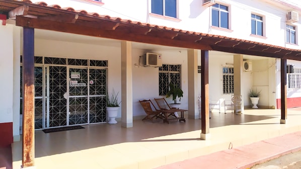 Front of property - Serpa Hotel (Itacoatiara)