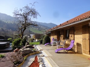 Outdoor dining - Chalet Iris with jacuzzi in chalet in the heart of the Thônes Valley (THONES)