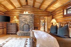 7 bedrooms, iron/ironing board, WiFi, bed sheets