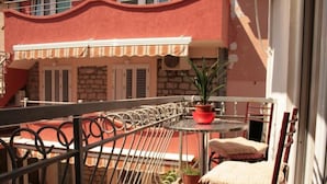 Unclassified image, 3 of 17, button - Studio Apartment on the Beach (Becici)