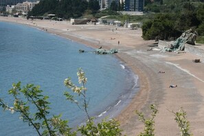 Beach nearby, white sand - Studio Apartment on the Beach (Becici)
