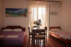 Studio | Wi-fi (mot et tillegg) og sengetøy