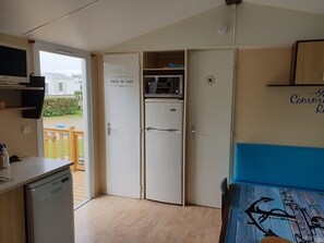 Interior - 3 bedroom mobile home, swimming pool, semi-covered terrace, holiday vouchers (Plouescat)