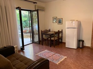 Comfort Apartment, 2 Bedrooms | Living room | 19-inch TV with cable channels - Apartments Petrovac (Petrovac)