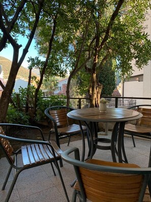 Comfort Apartment, 2 Bedrooms | Terrace/patio - Apartments Petrovac (Petrovac)
