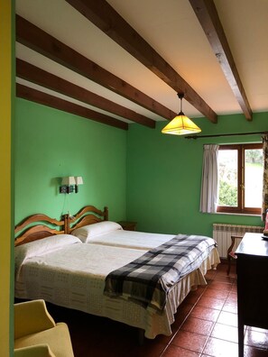 Apartment, 2 Bedrooms | Free cribs/infant beds, rollaway beds, bed sheets - Casa Pancho (Llanes)