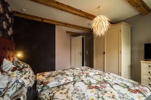 2 bedrooms, iron/ironing board, WiFi, bed sheets - KajüteSiebenZwo - Holidays in a thatched house (St.Peter-Ording)