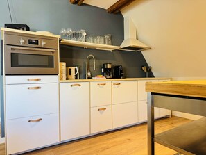 Kühlschrank, Ofen, Herdplatte, Geschirrspüler