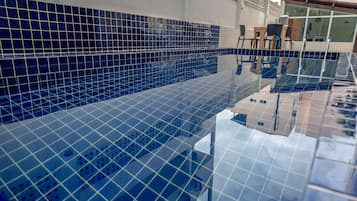 3 outdoor pools, pool umbrellas, pool loungers