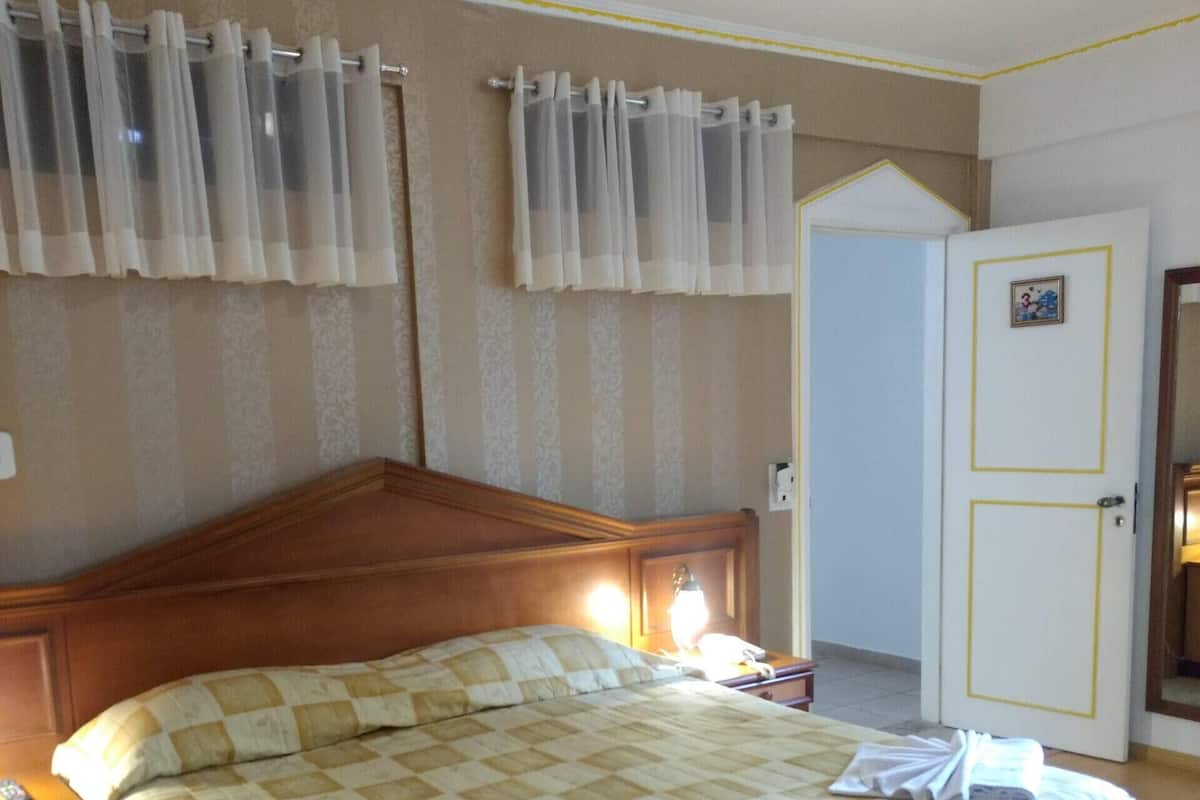 1 kamar tidur, minibar, Wi-Fi gratis, dan seprai linen