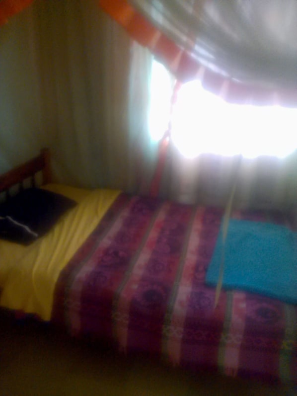 Single Room | Desk, laptop workspace, free WiFi, bed sheets