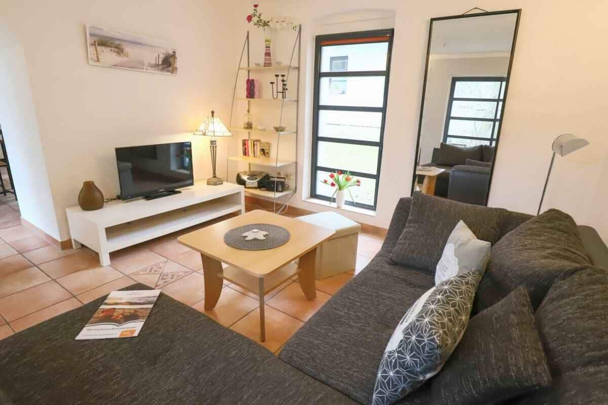 House, 2 Bedrooms, Terrace (Bernstein, Duplex) | Living room