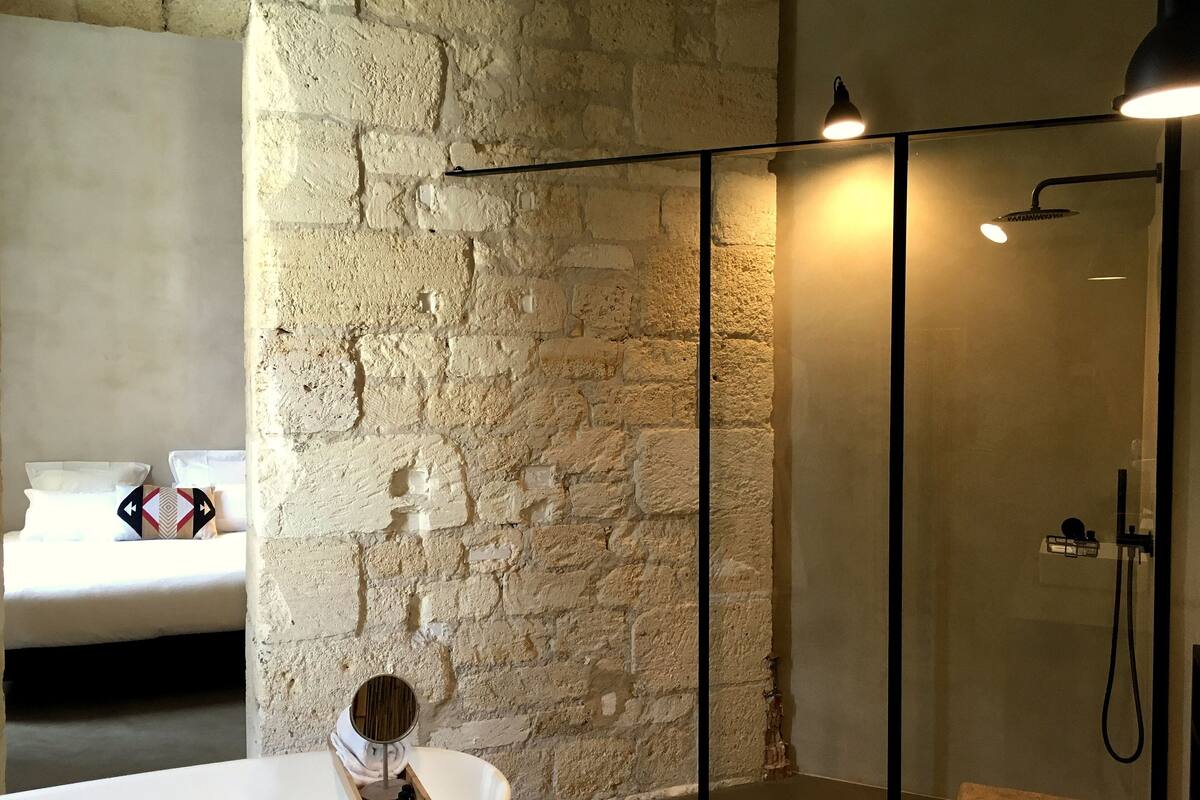 deluxe double room | 1 bedroom, in-room safe, individually decorated, individually furnished