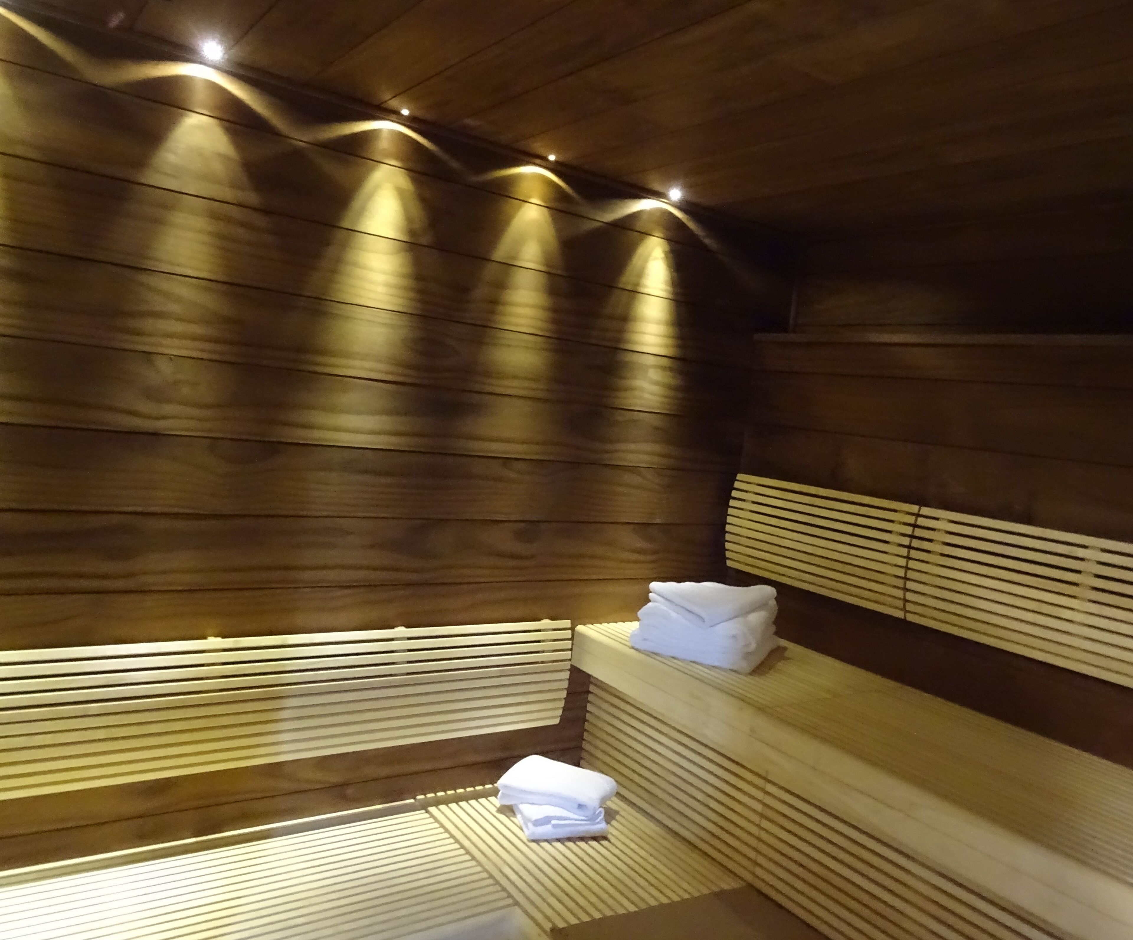 couples treatment room(s), sauna, hot tub, steam room, body treatments