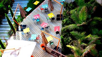 ํ
๋ผ์ค/ํํฐ์ค