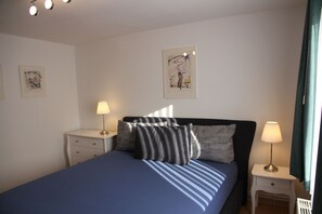 2 間睡房、熨斗/熨衫板、可攜式嬰兒床、免費 Wi-Fi