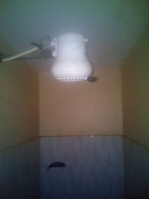 Doppelzimmer | Dusche im Bad