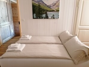 Suite, 1 Bedroom | Living area | Flat-screen TV