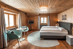 Suite, 1 Bedroom | Hypo-allergenic bedding, cribs/infant beds, free WiFi, bed sheets - Cà del Borgo, Rooms & Suites (Poschiavo)