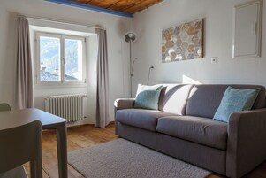 Ropa de cama hipoalergénica, cunas, wifi gratis y ropa de cama 