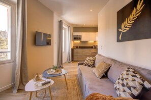 Smart TV - AMAZING Apartment A/C ❤️Cannes Center 5 mins WALK from the BEACH and the Palais (Cannes)