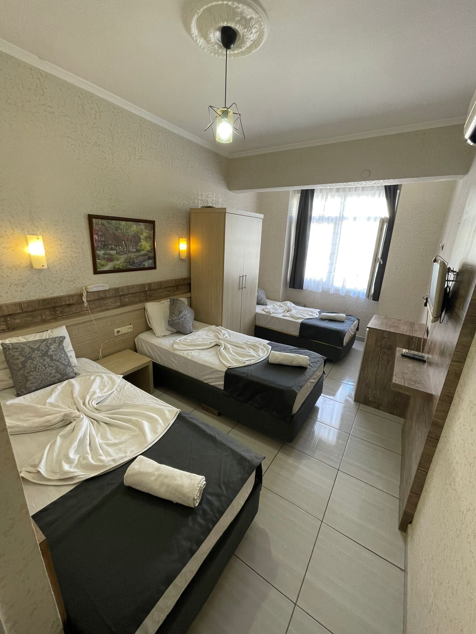 Ropa de cama de alta calidad y escritorio 