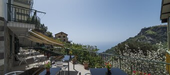 Jasmine with en-suite bathroom - hiking Amalfi coast - Path of Gods